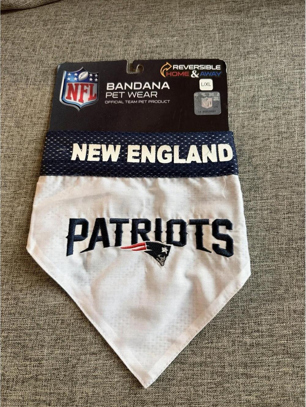 NFL New England Patriots Pet Bandana Reversible Home And Away Size L/XL NEW